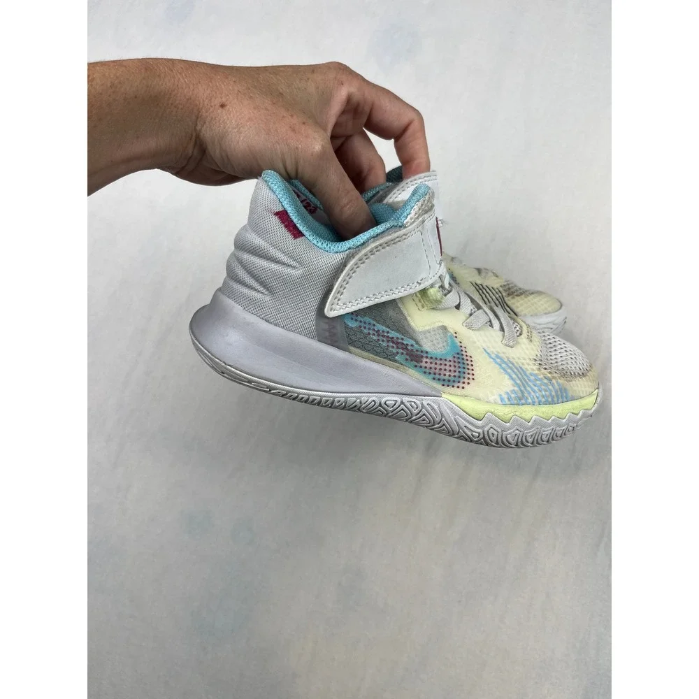 Nike Kyrie Flytrap 5 Kids Basketball Shoes White Blue DD0339-103 Size 11C